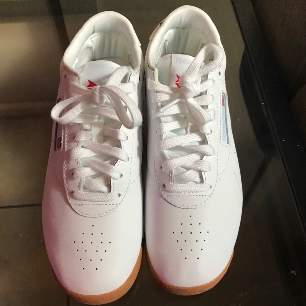 Reebok Freestyle Low Sneaker  Sz 7.5